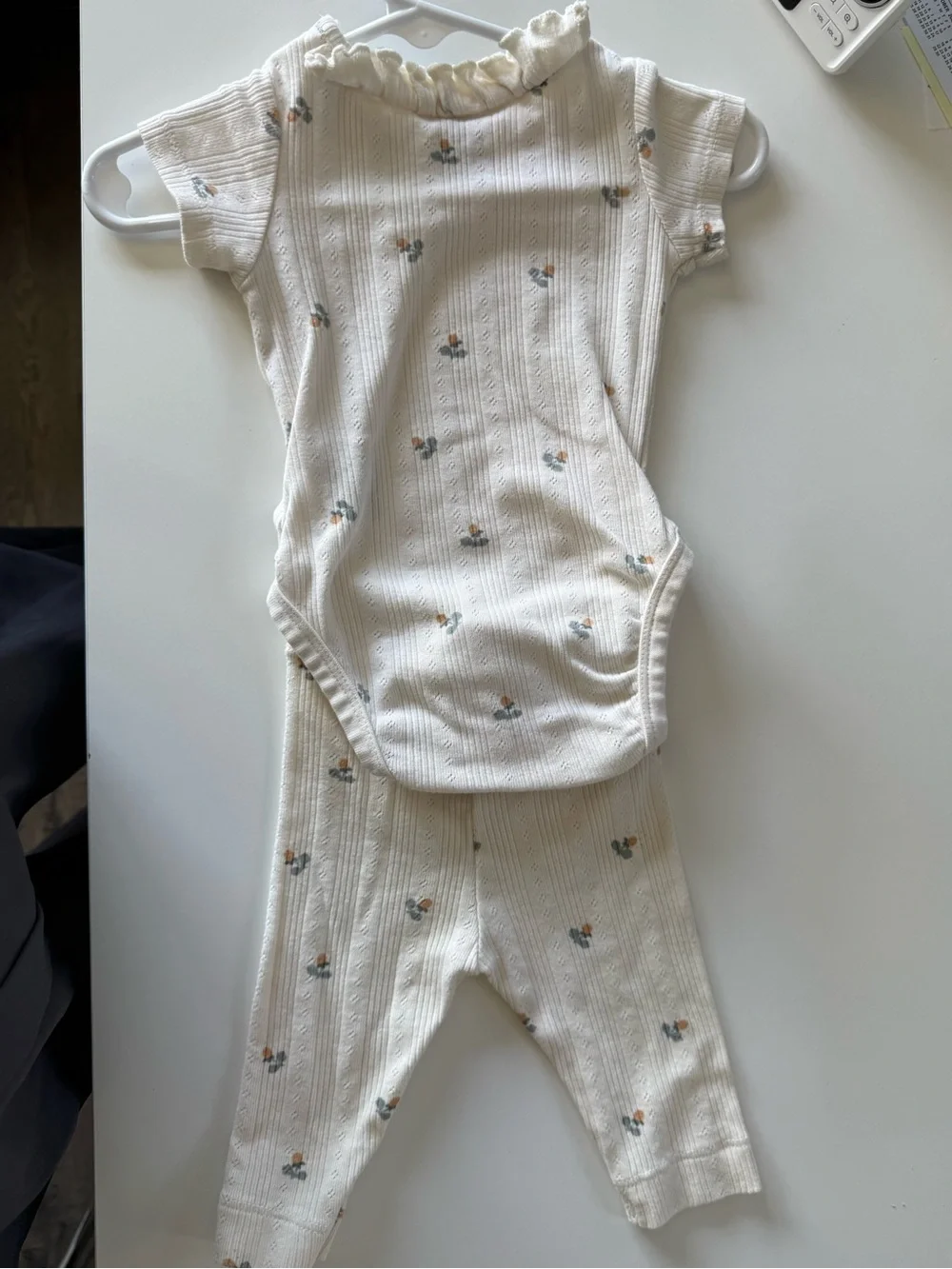 H&M Cream Ribbed Two-Piece Set with Small Floral Print, Newborn